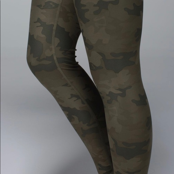 lululemon | Wunder Under Pant Luxtreme | size 6 | Green camo print - Picture 3 of 9